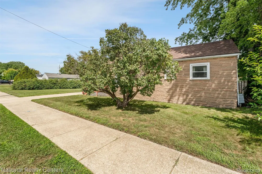 20755 Webster Street Clinton Charter Township, MI 48035