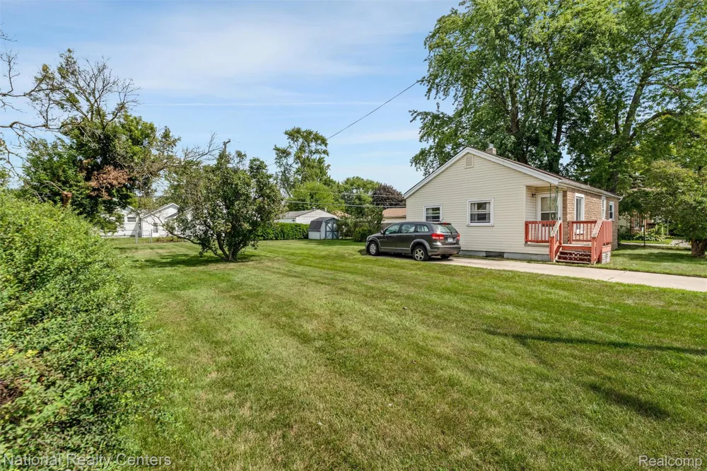 20755 Webster Street Clinton Charter Township, MI 48035