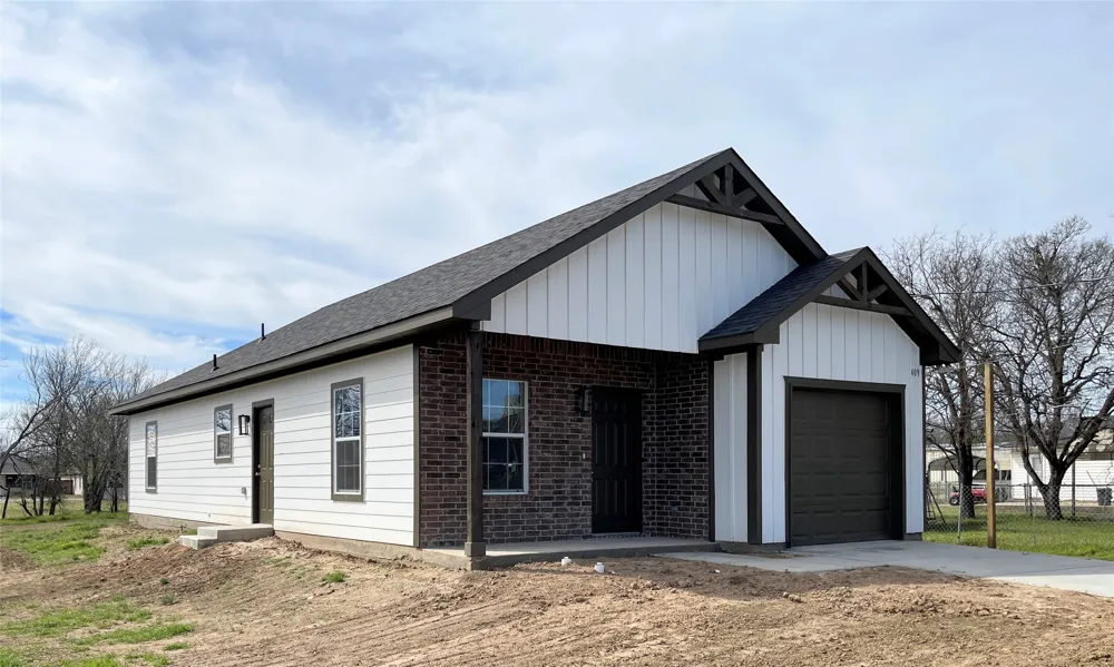 504 SW 15th Street Mineral Wells, TX 76067