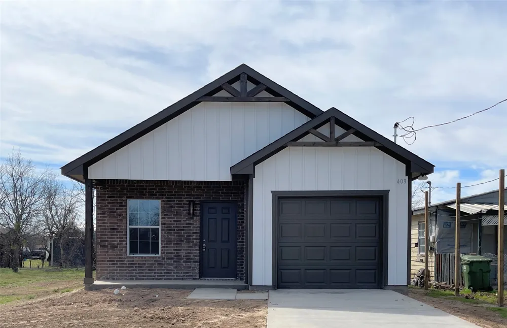 504 SW 15th Street Mineral Wells, TX 76067