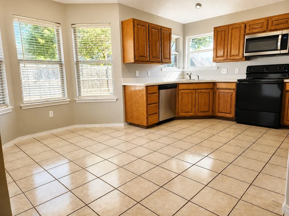617 Pleasant Valley Drive Burleson, TX 76028