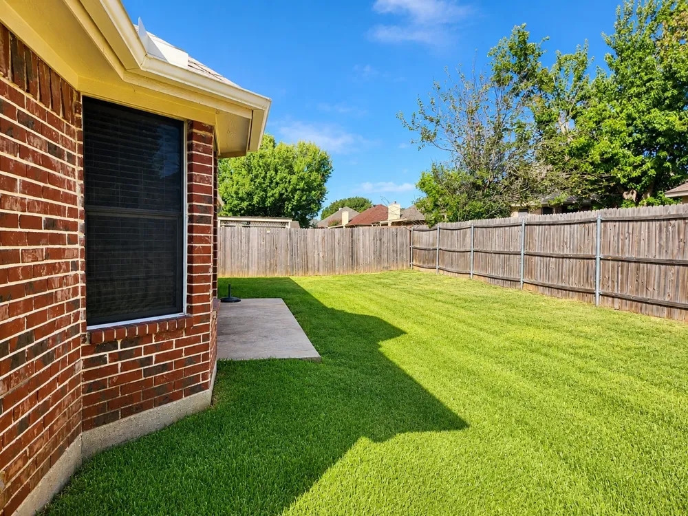 617 Pleasant Valley Drive Burleson, TX 76028