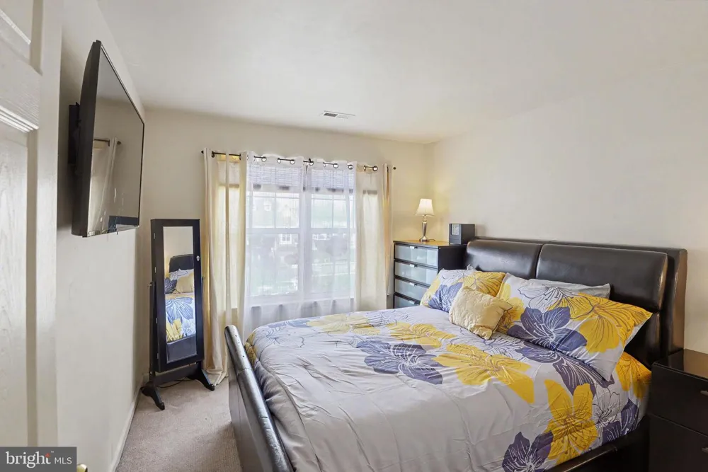 73 TAILOR LANE Sicklerville, NJ 08081