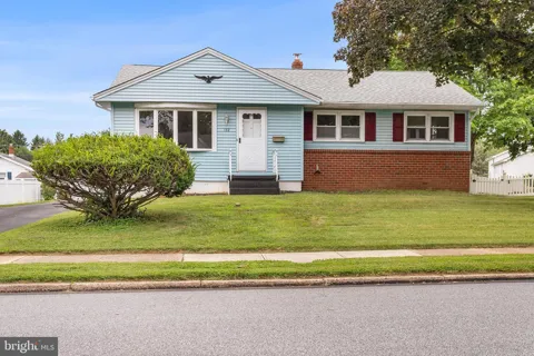 132 EDGEWOOD LANE