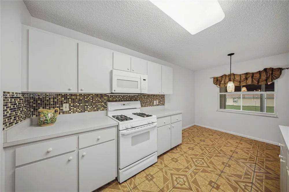 9649 SW 93 Loop ocala, FL 34481