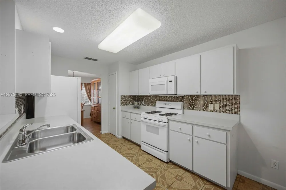 9649 SW 93 Loop ocala, FL 34481