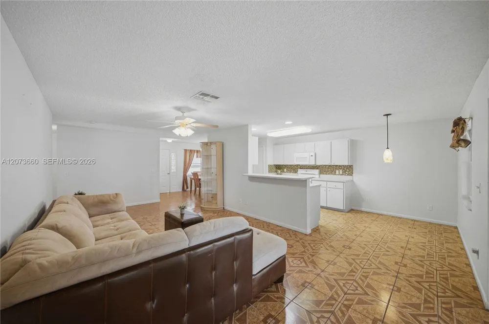 9649 SW 93 Loop ocala, FL 34481