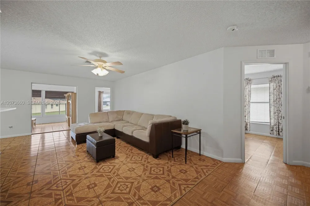9649 SW 93 Loop ocala, FL 34481