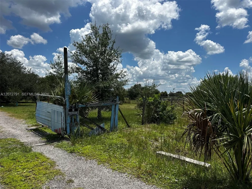 635 FRONDA Clewiston, FL 33440