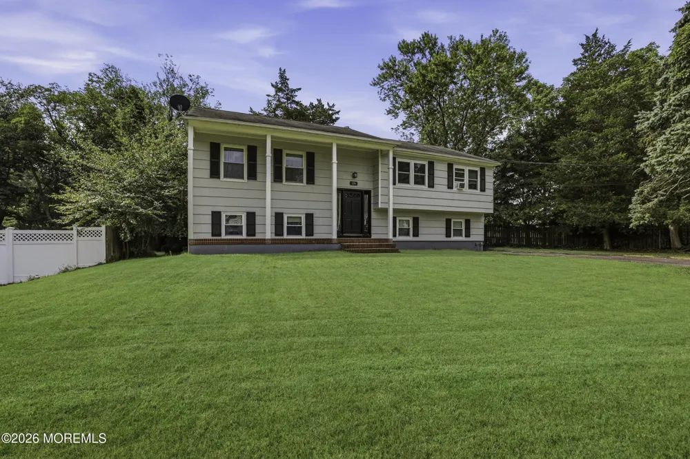 179 Nottoway Lane Toms River, NJ 08755