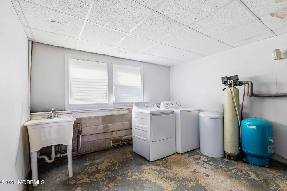 179 Nottoway Lane Toms River, NJ 08755