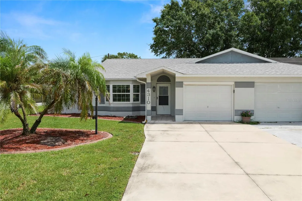 4310 VANTAGE CIRCLE Sebring, FL 33872