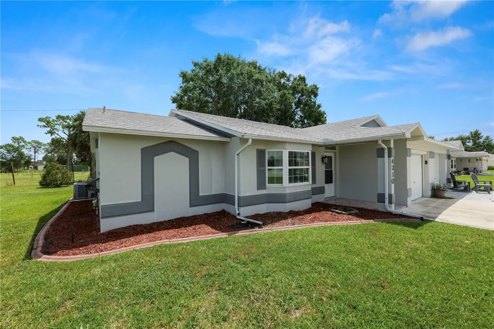 4310 VANTAGE CIRCLE Sebring, FL 33872