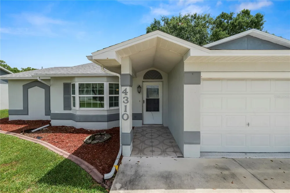 4310 VANTAGE CIRCLE Sebring, FL 33872