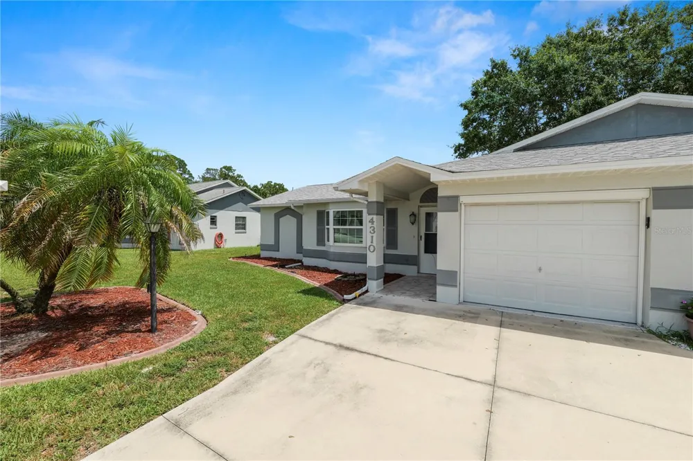 4310 VANTAGE CIRCLE Sebring, FL 33872