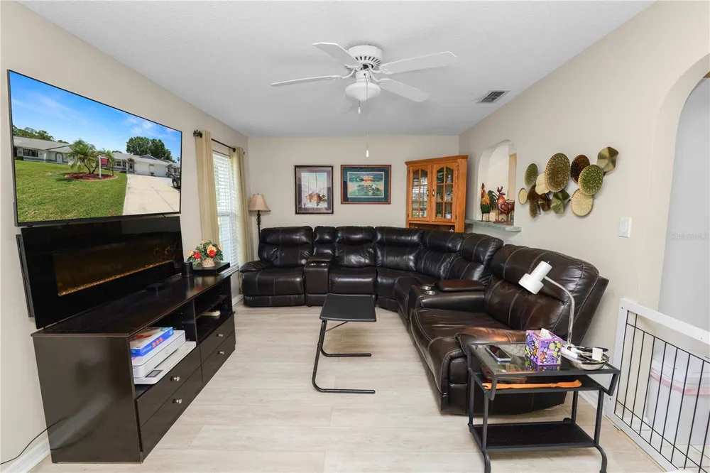 4310 VANTAGE CIRCLE Sebring, FL 33872