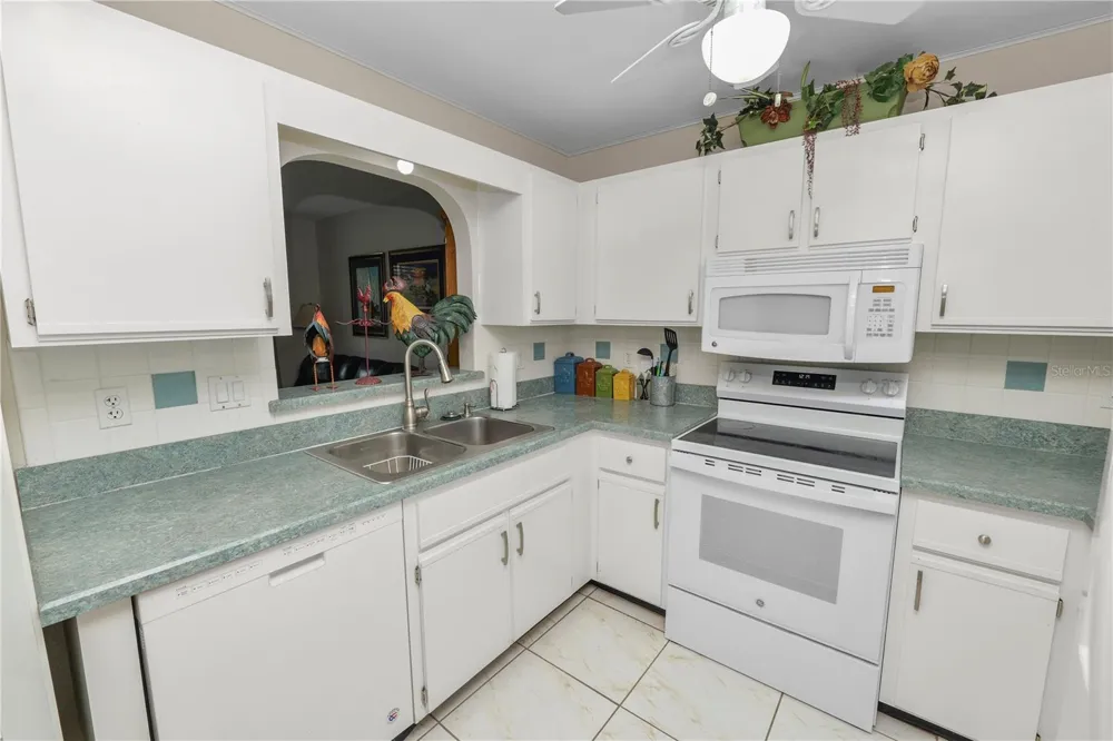 4310 VANTAGE CIRCLE Sebring, FL 33872