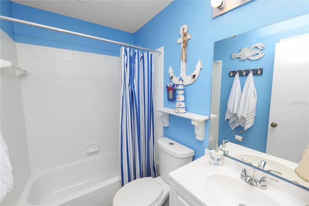 4310 VANTAGE CIRCLE Sebring, FL 33872