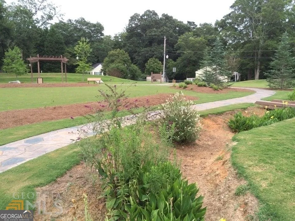 323 E COLLEGE ST Griffin, GA 30224