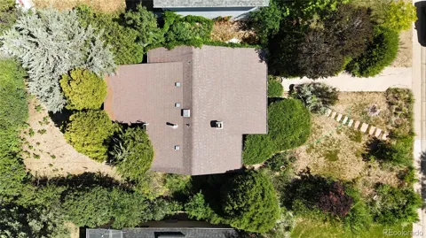1055 Krameria Street