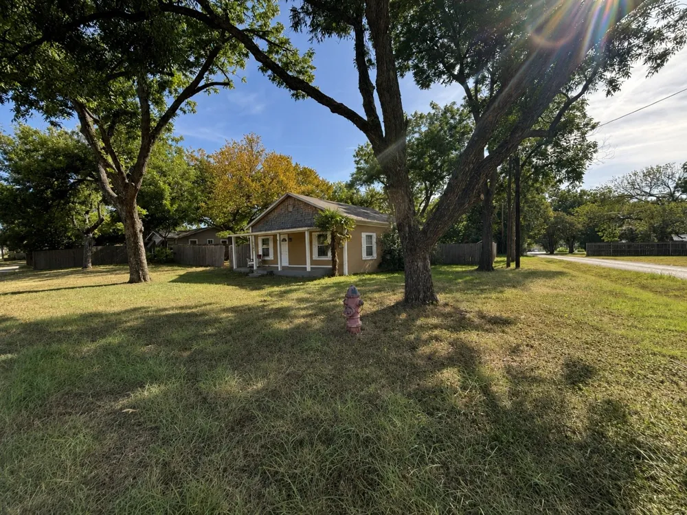 107 College Street Joshua, TX 76058