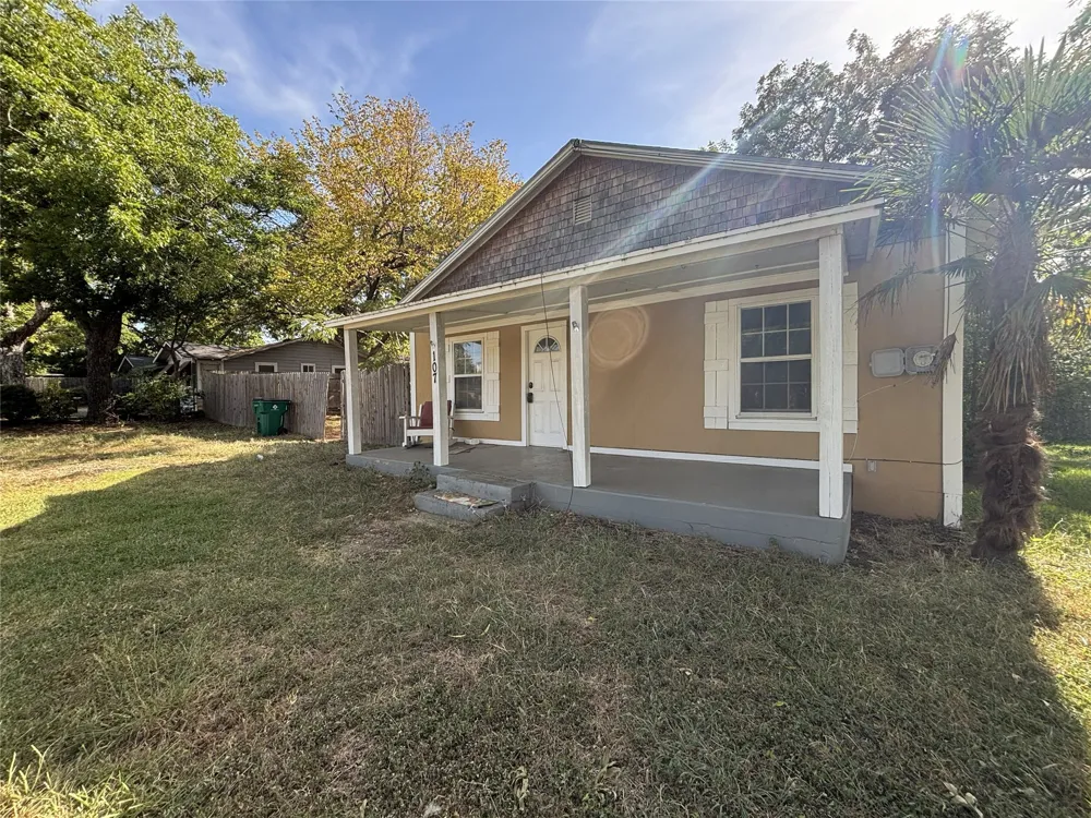 107 College Street Joshua, TX 76058