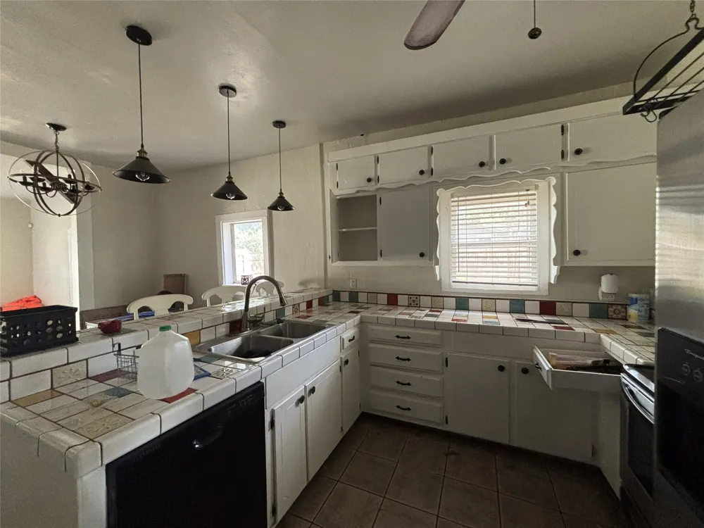 107 College Street Joshua, TX 76058