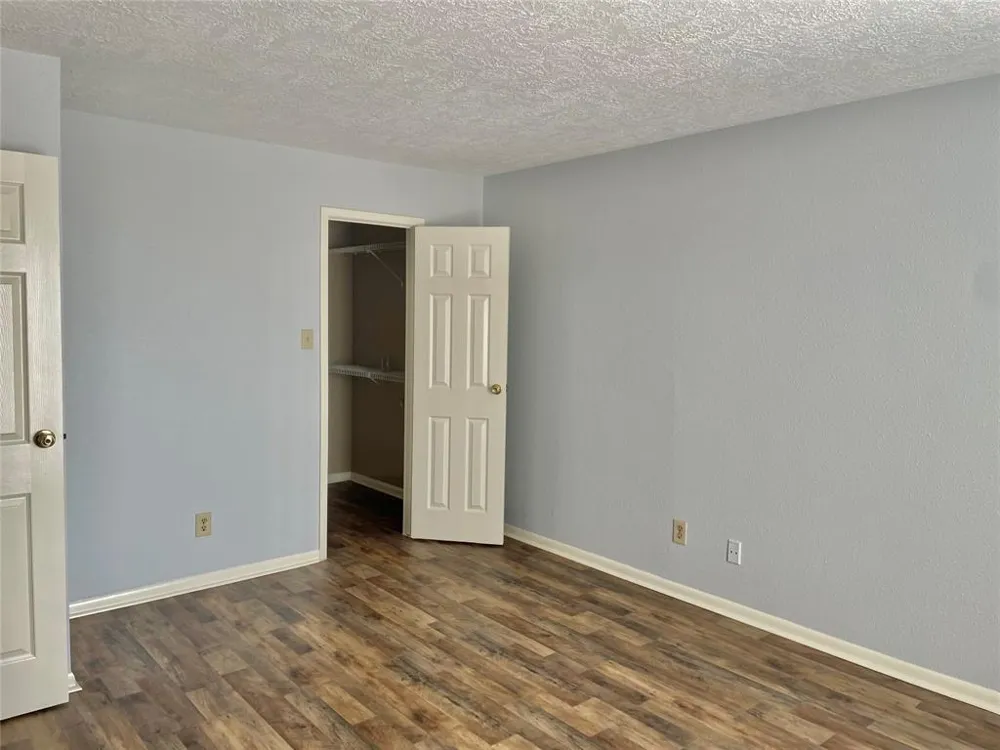 3025 Walnut Bend Lane #38 Houston, TX 77042