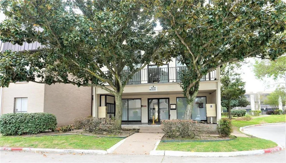 3025 Walnut Bend Lane #38 Houston, TX 77042