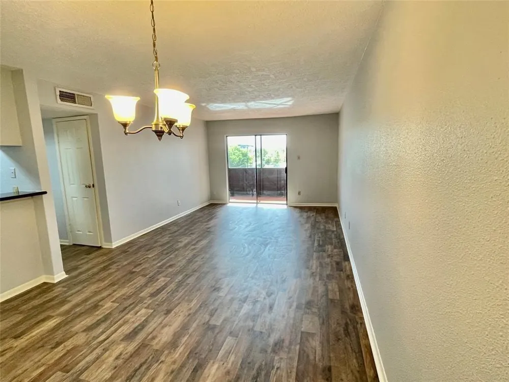 3025 Walnut Bend Lane #38 Houston, TX 77042
