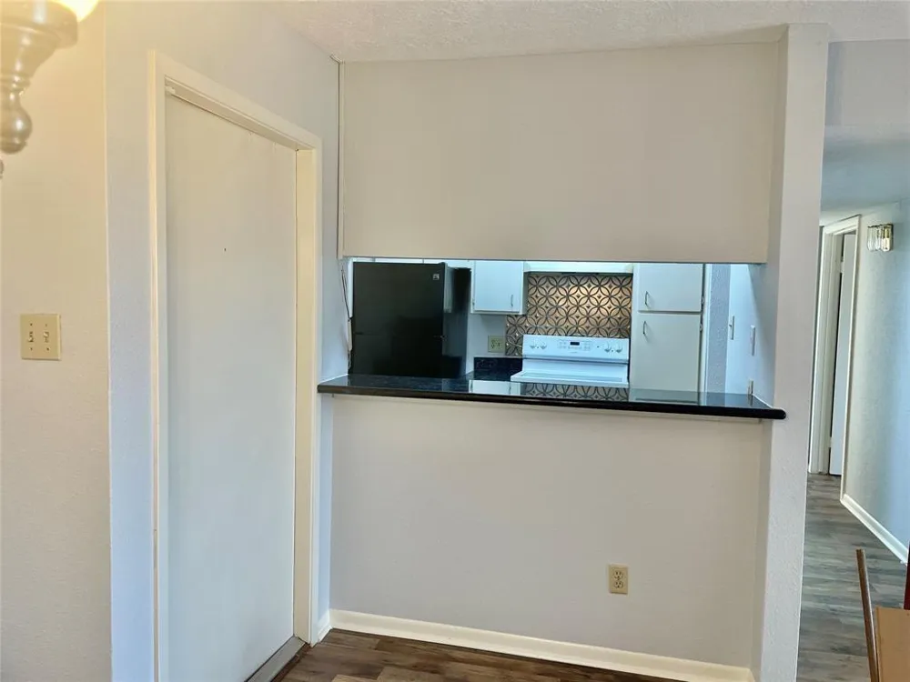 3025 Walnut Bend Lane #38 Houston, TX 77042