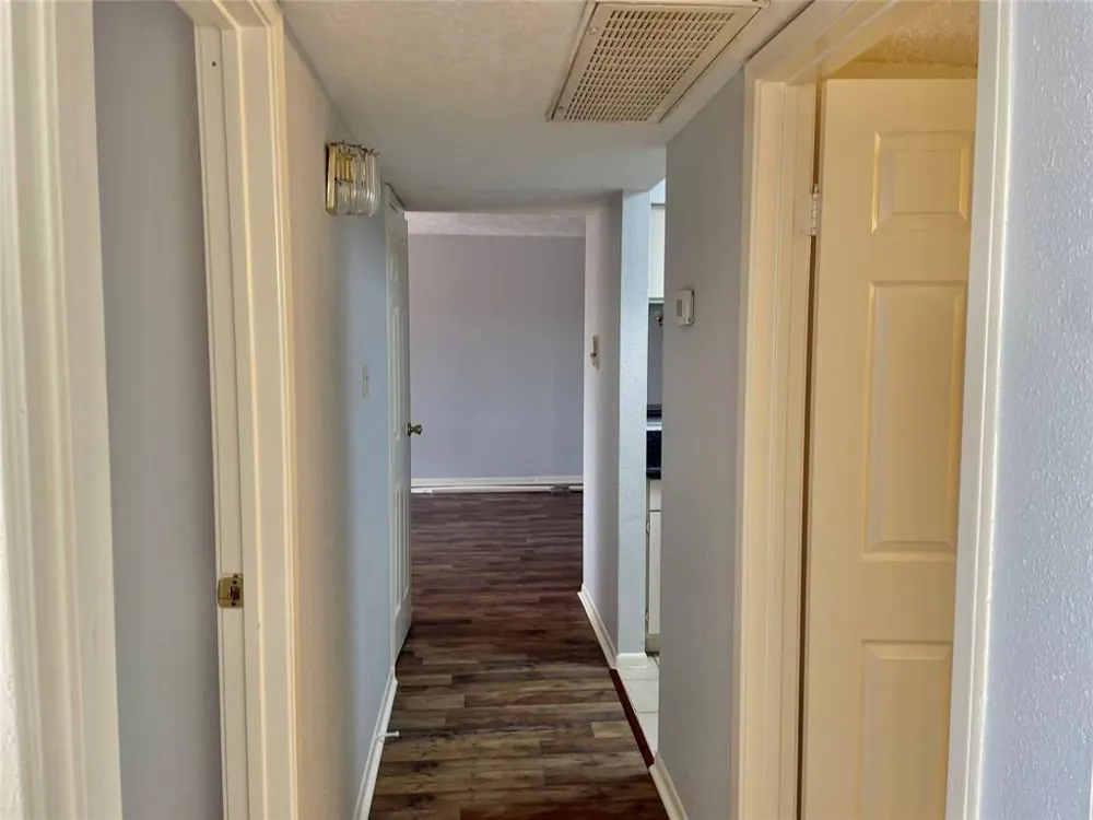 3025 Walnut Bend Lane #38 Houston, TX 77042