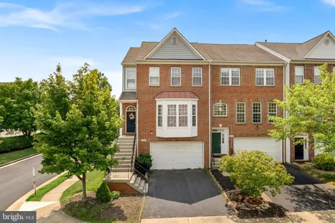 43801 MAISON BLANC SQUARE