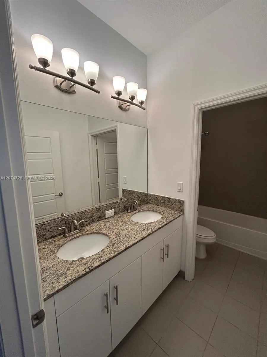 731 NE 193rd St #731 Miami, FL 33179