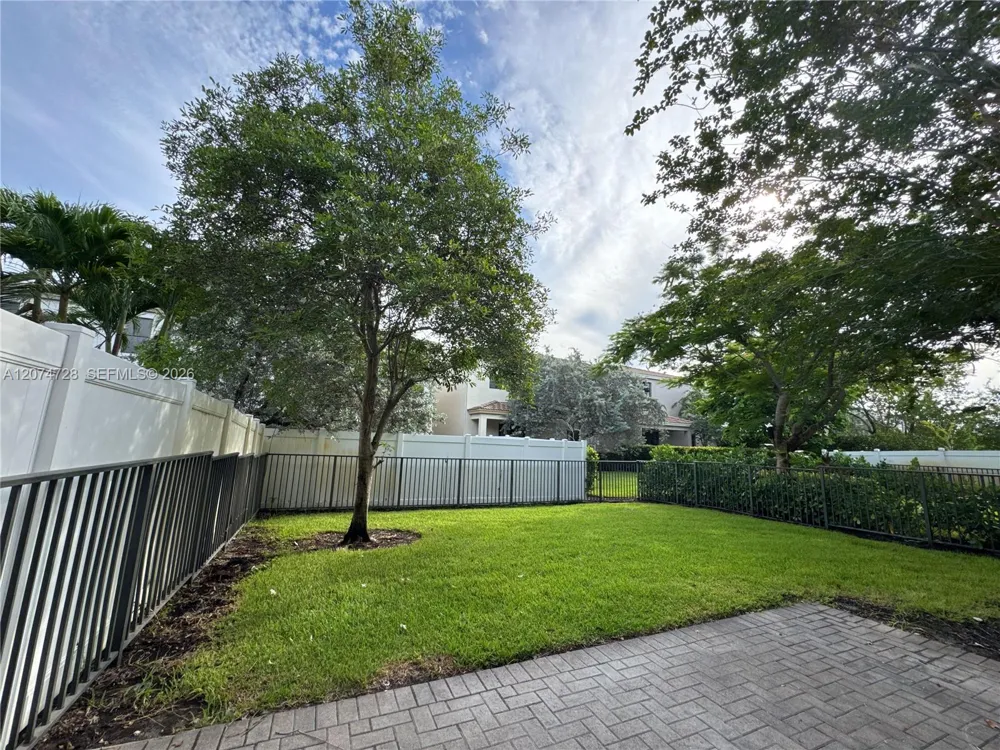 731 NE 193rd St #731 Miami, FL 33179
