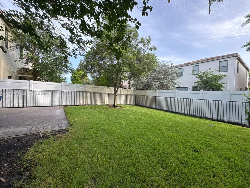 731 NE 193rd St #731 Miami, FL 33179