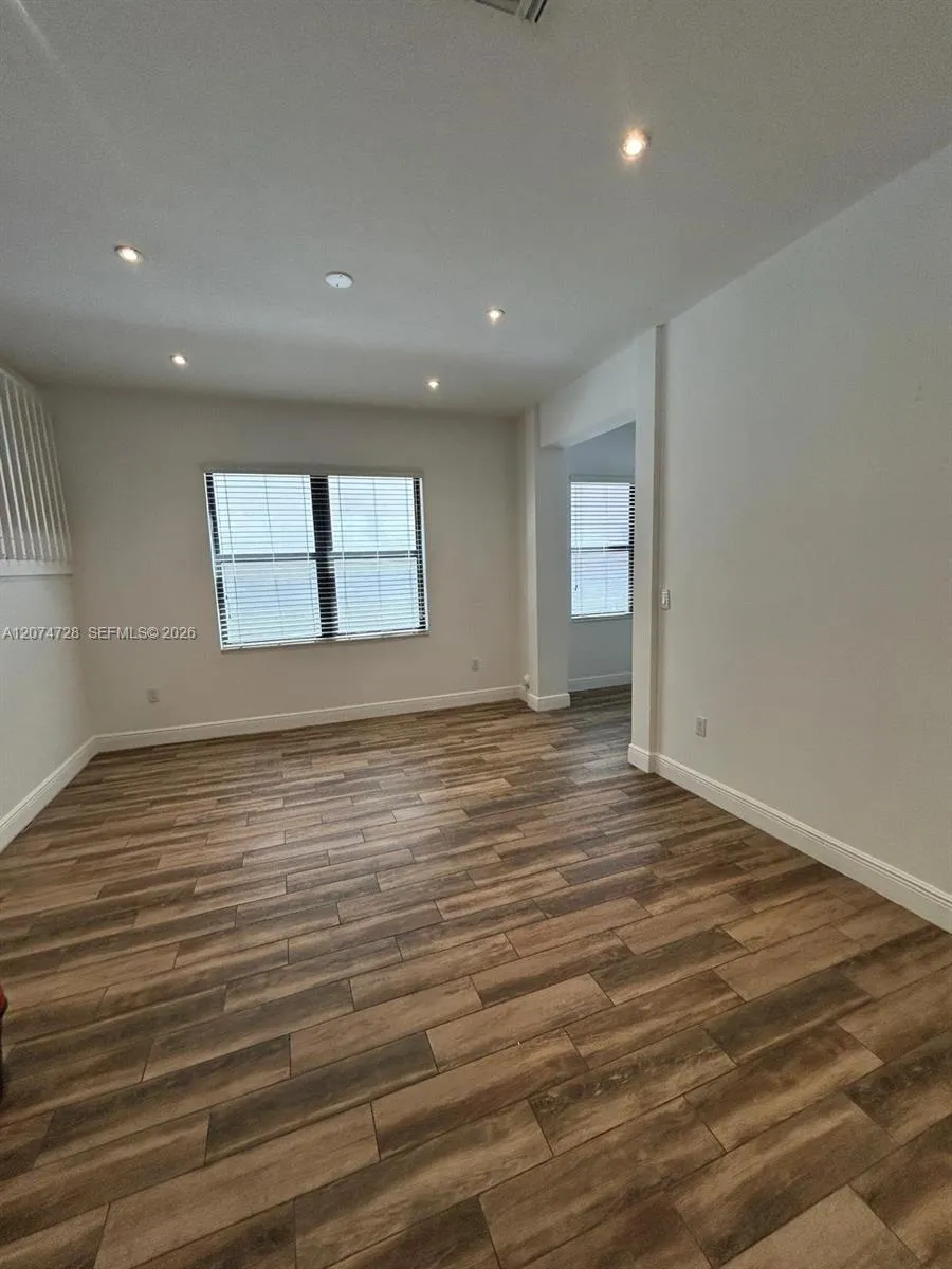 731 NE 193rd St #731 Miami, FL 33179