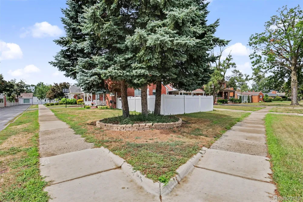 22722 Cobb Street Dearborn City, MI 48128