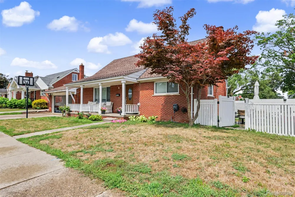 22722 Cobb Street Dearborn City, MI 48128