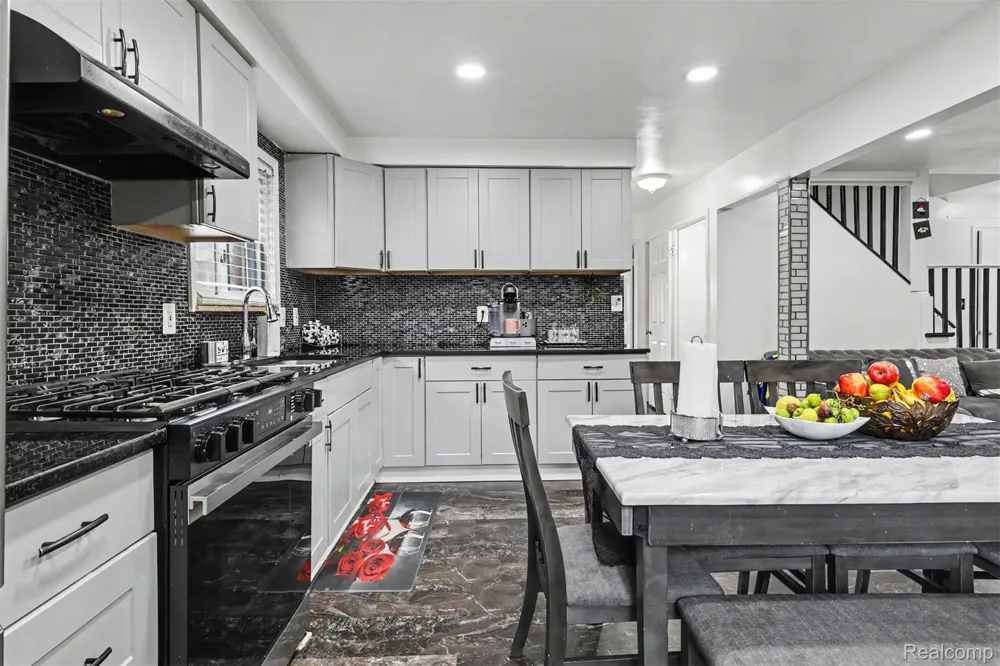 22722 Cobb Street Dearborn City, MI 48128