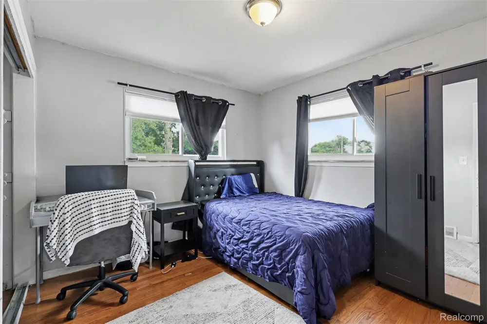 22722 Cobb Street Dearborn City, MI 48128