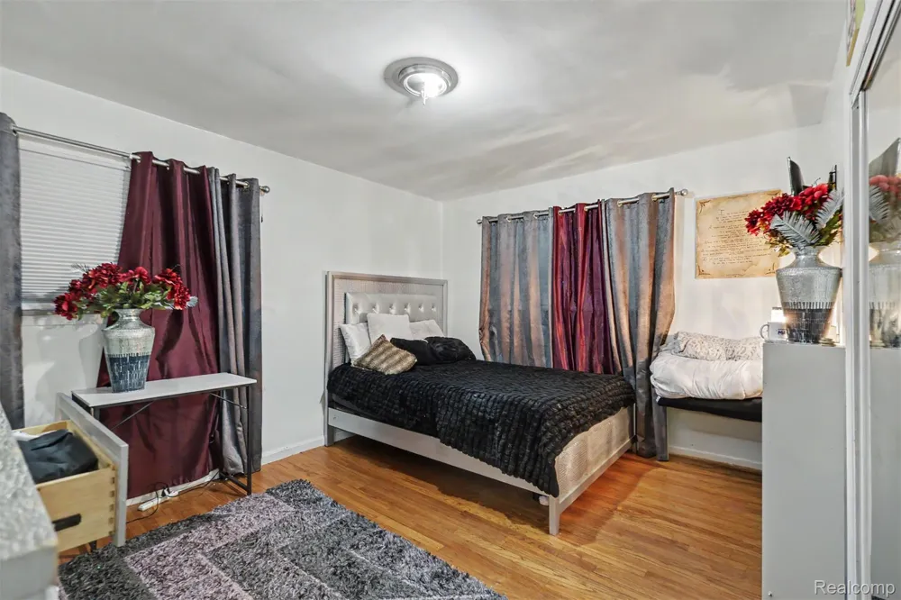 22722 Cobb Street Dearborn City, MI 48128