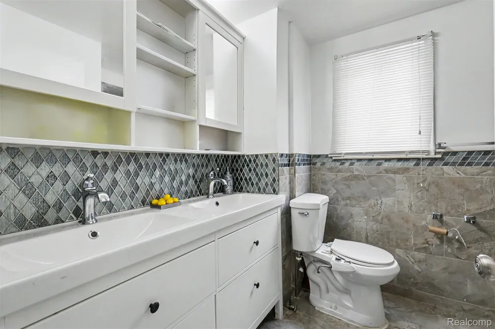 22722 Cobb Street Dearborn City, MI 48128