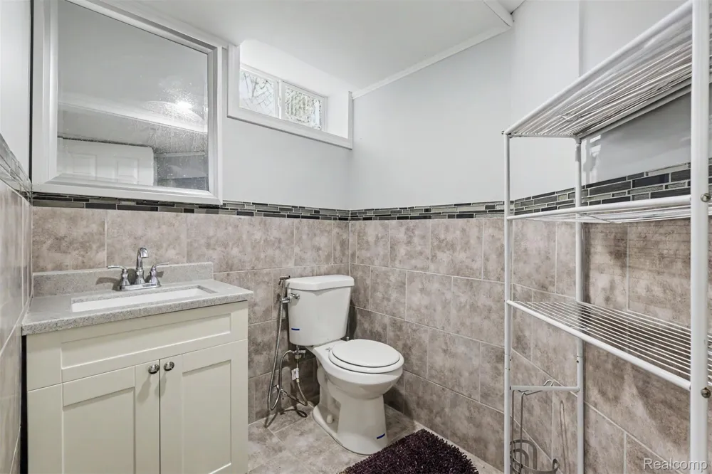 22722 Cobb Street Dearborn City, MI 48128