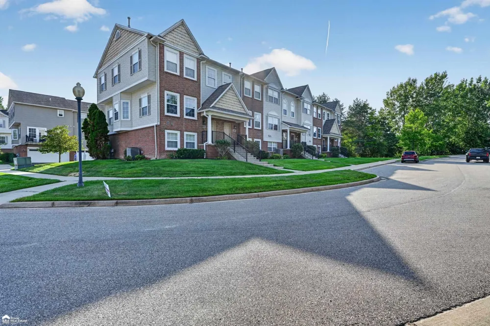 804 Eagle Drive Fenton City, MI 48430