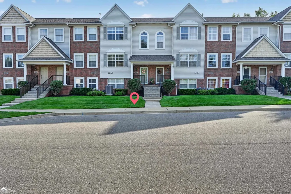 804 Eagle Drive Fenton City, MI 48430