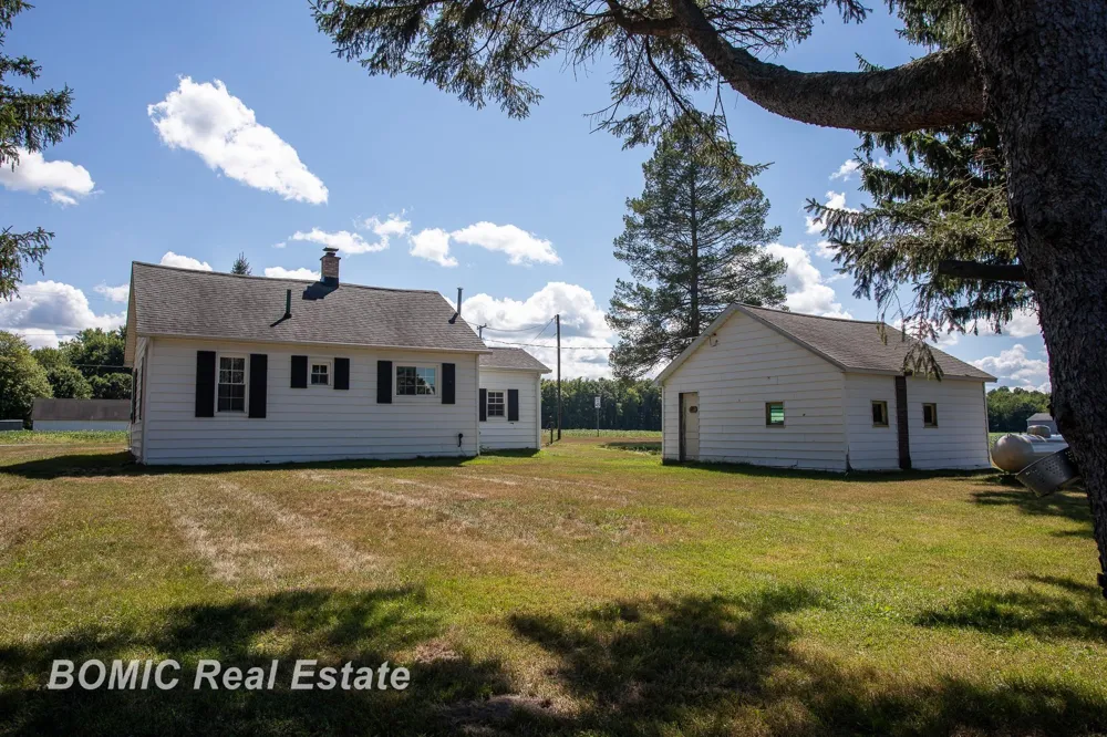 3977 Busch Road Taymouth Township, MI 48415
