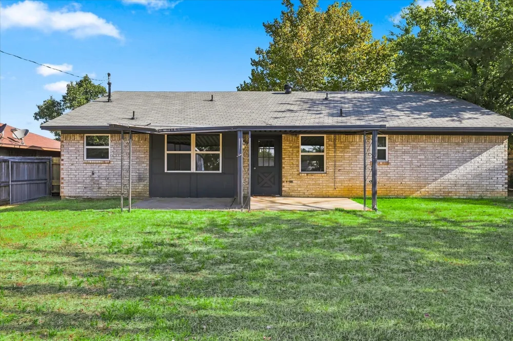 104 Stephen Drive Sanger, TX 76266