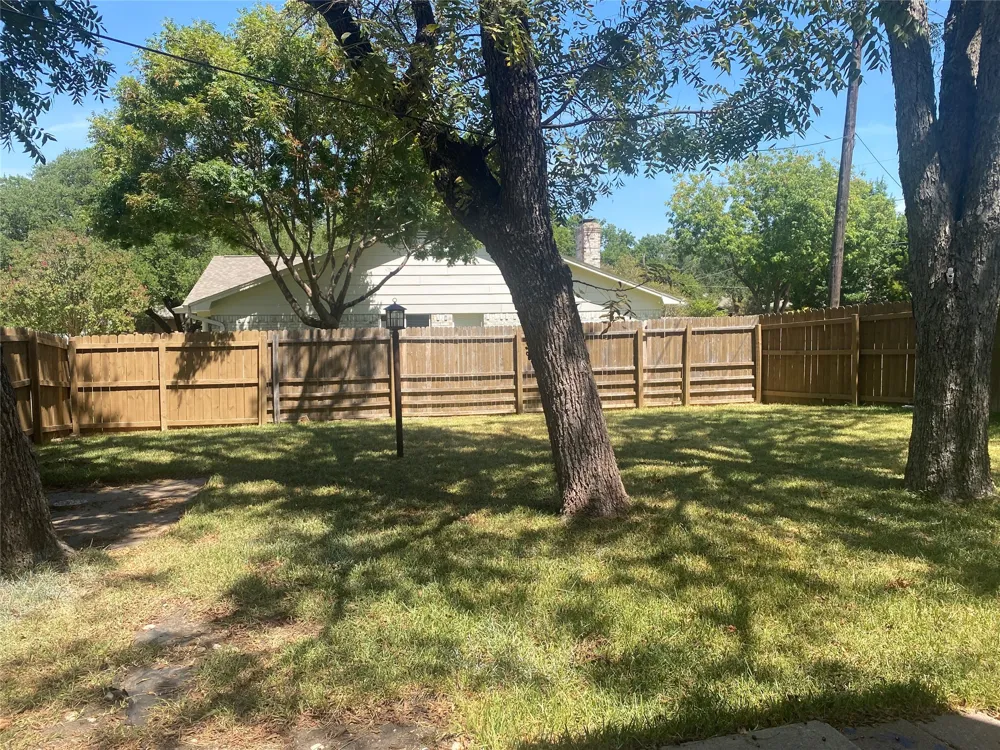 423 Shady Brook Place Richardson, TX 75080