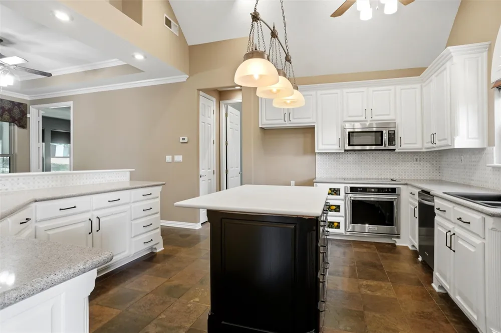 8998 Hilltop Road Argyle, TX 76226